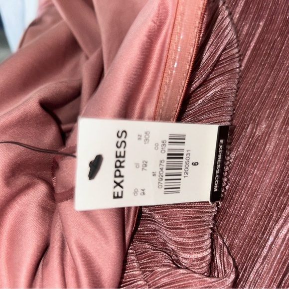 Express Pink Ruched Pencil Dress for Night Out - Picture 5 of 5